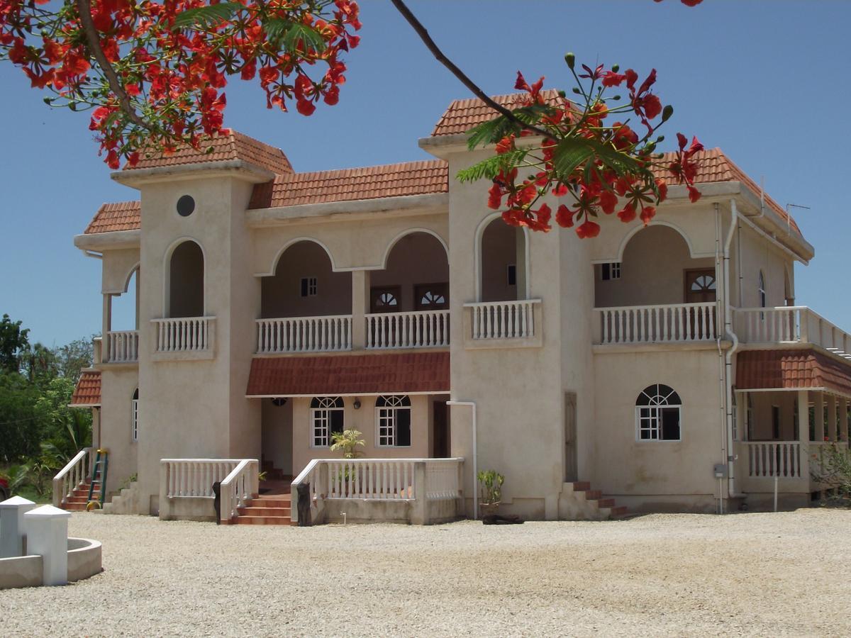 Serenity Sands Corozal Eksteriør bilde